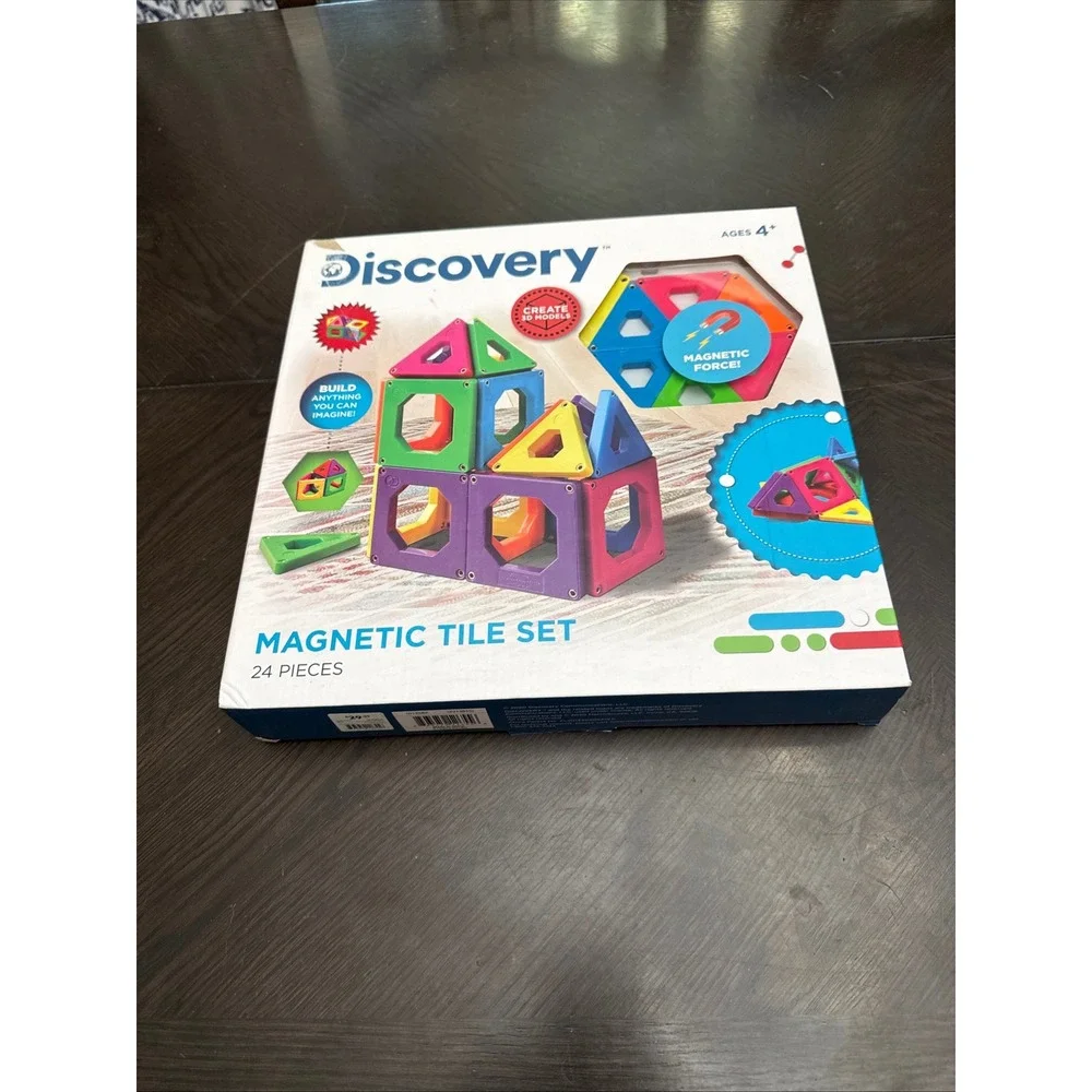 Discovery Kids Magnetic Tile Set‎ 24 Pieces STEM Building Toy 3D Models Ages 4+